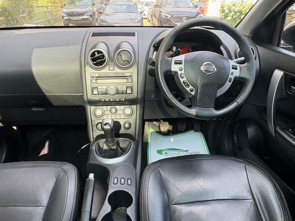 Nissan Qashqai Hatchback Black #18