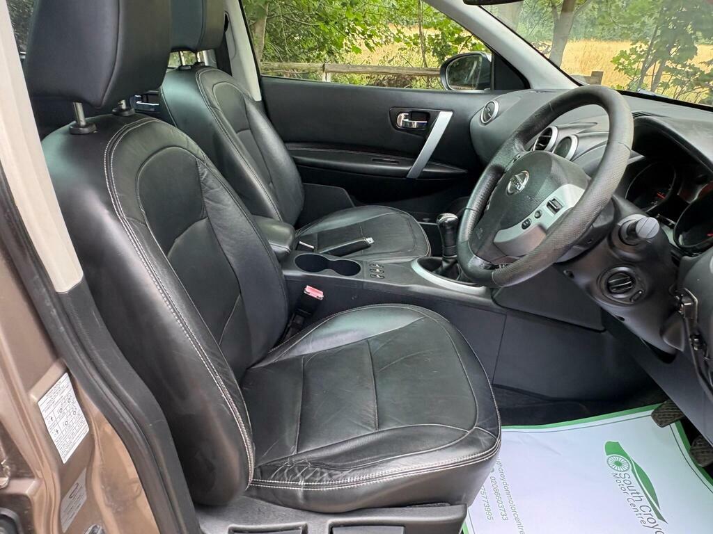 Nissan Qashqai Hatchback Black #22