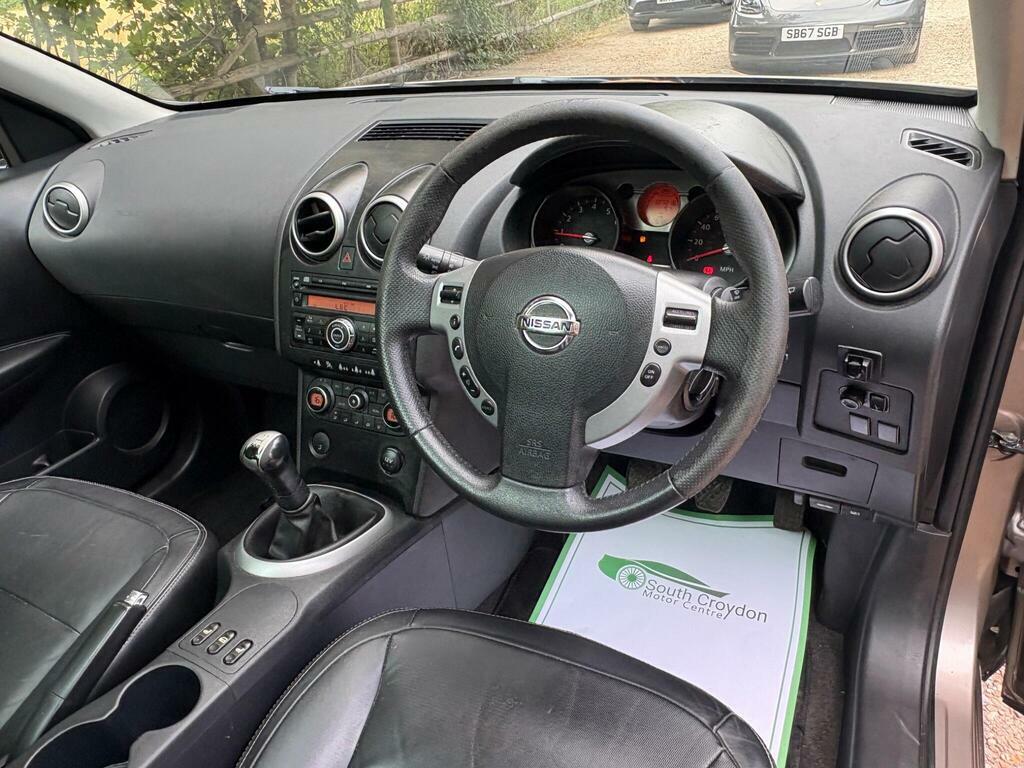 Nissan Qashqai Hatchback Black #19