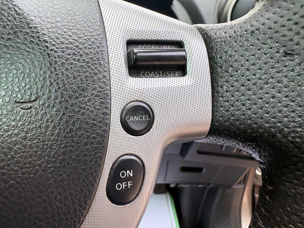 Nissan Qashqai Hatchback Black #27