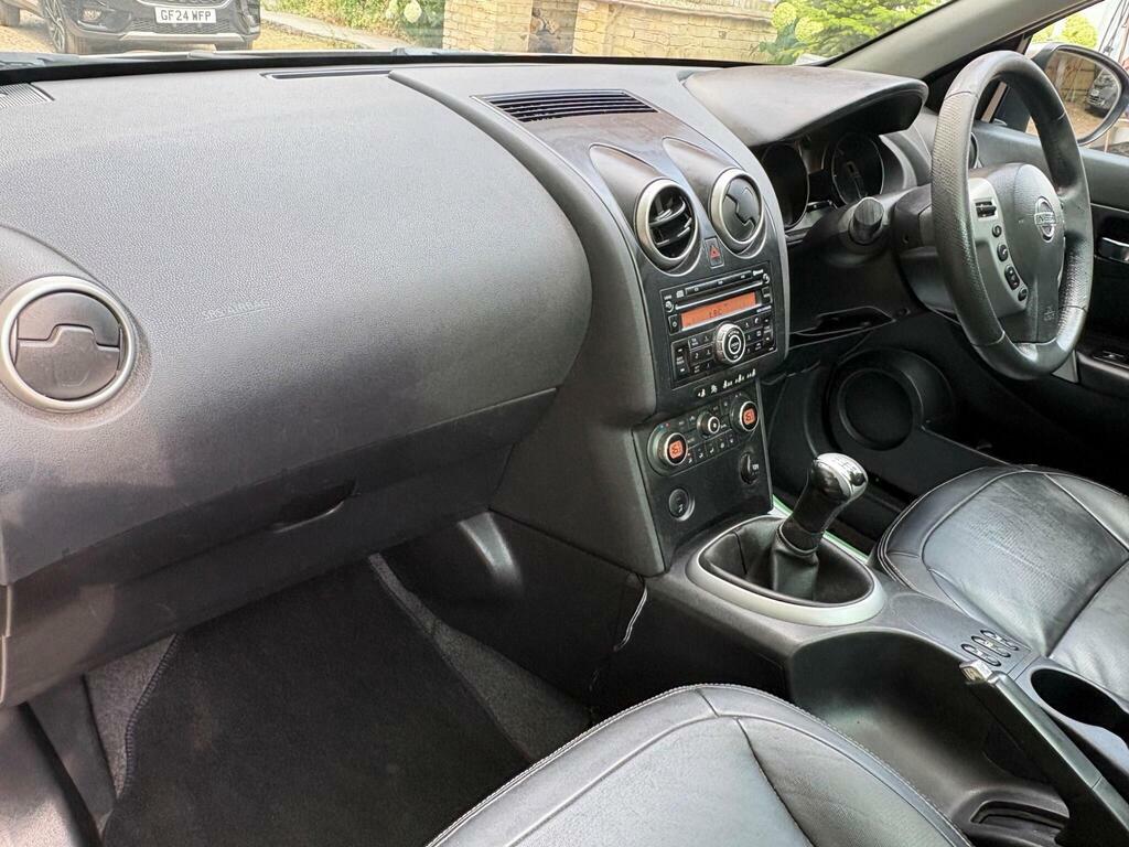 Nissan Qashqai Hatchback Black #17