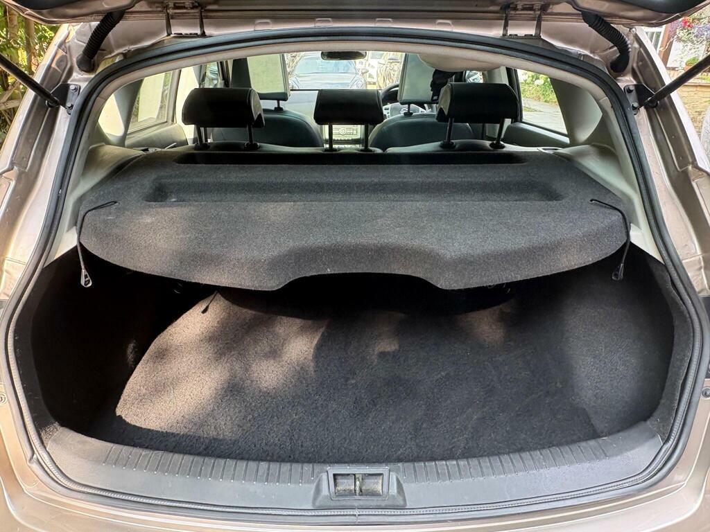 Nissan Qashqai Hatchback Black #38