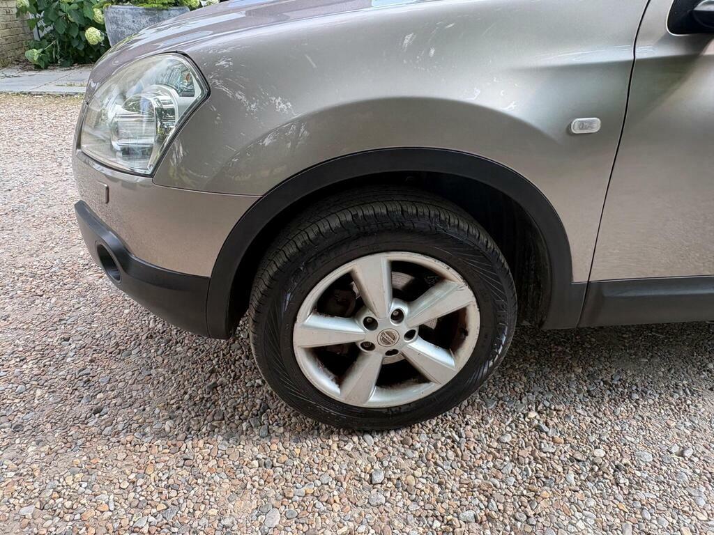 Nissan Qashqai Hatchback Black #35