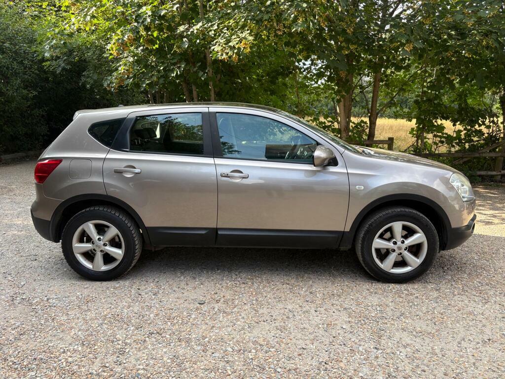 Nissan Qashqai Hatchback Black #13