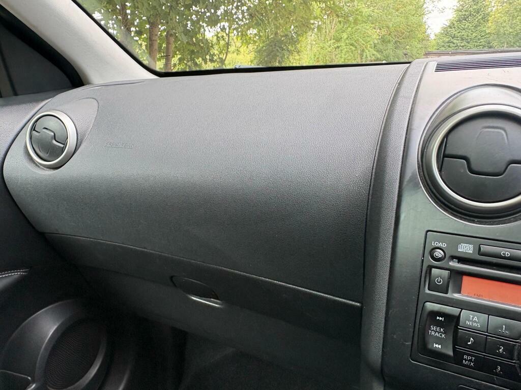 Nissan Qashqai Hatchback Black #45