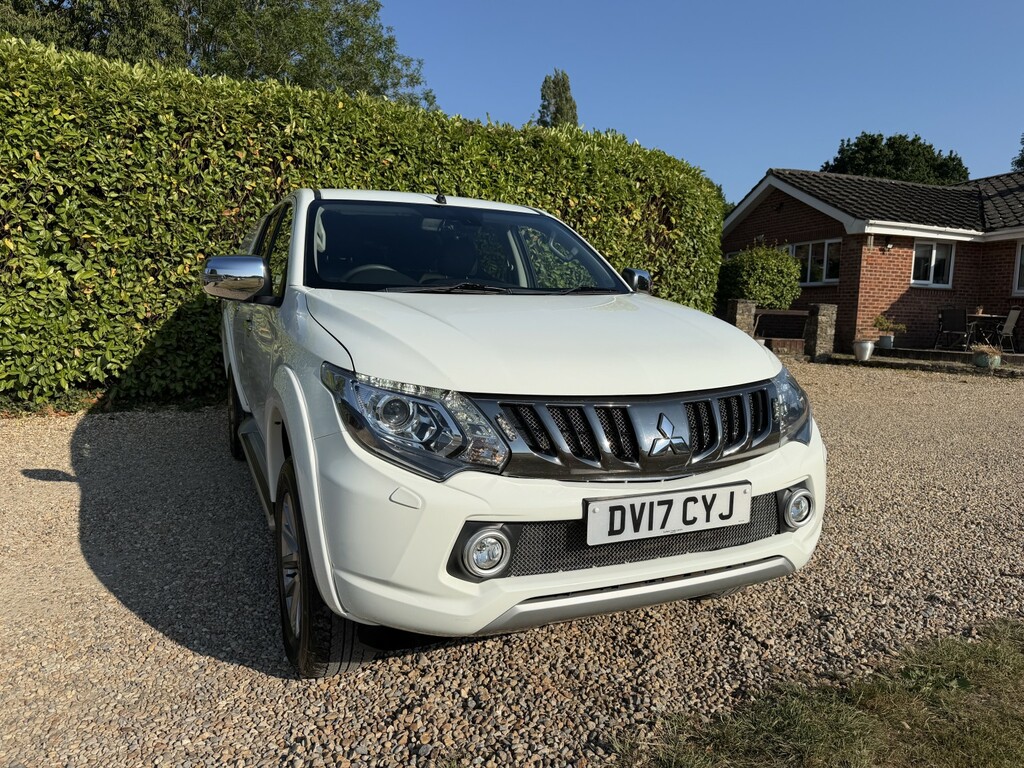 Mitsubishi L200 2.4 Di-d Dc Barbarian White #2