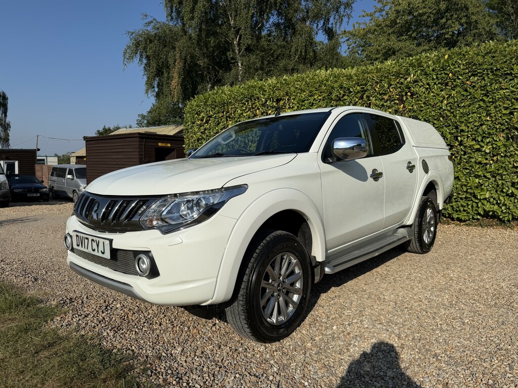 Mitsubishi L200 2.4 Di-d Dc Barbarian White #5