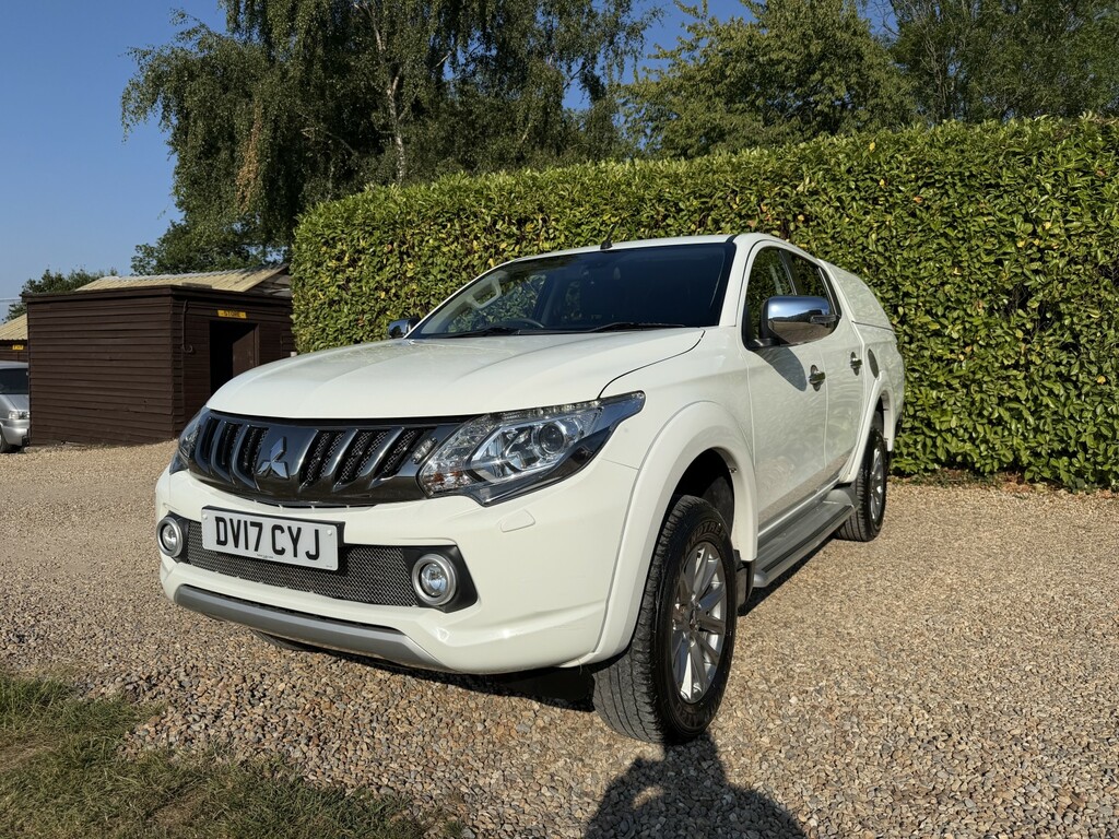 Mitsubishi L200 2.4 Di-d Dc Barbarian White #6