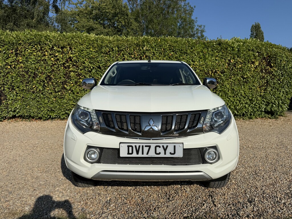 Mitsubishi L200 2.4 Di-d Dc Barbarian White #3