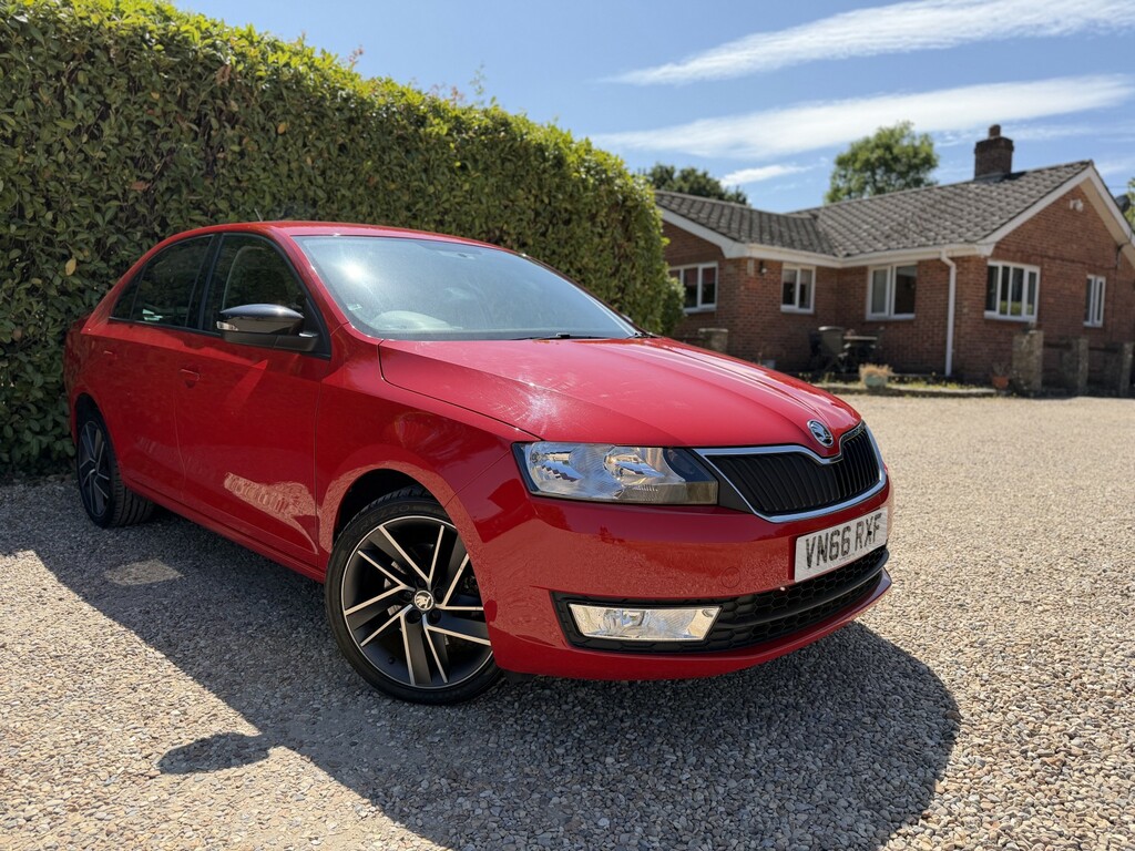 Skoda Rapid Hatchback 1.2 Tsi Sport 201666 Red