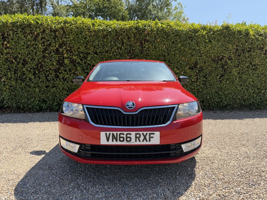 Skoda Rapid Hatchback 1.2 Tsi Sport 201666 Red #4