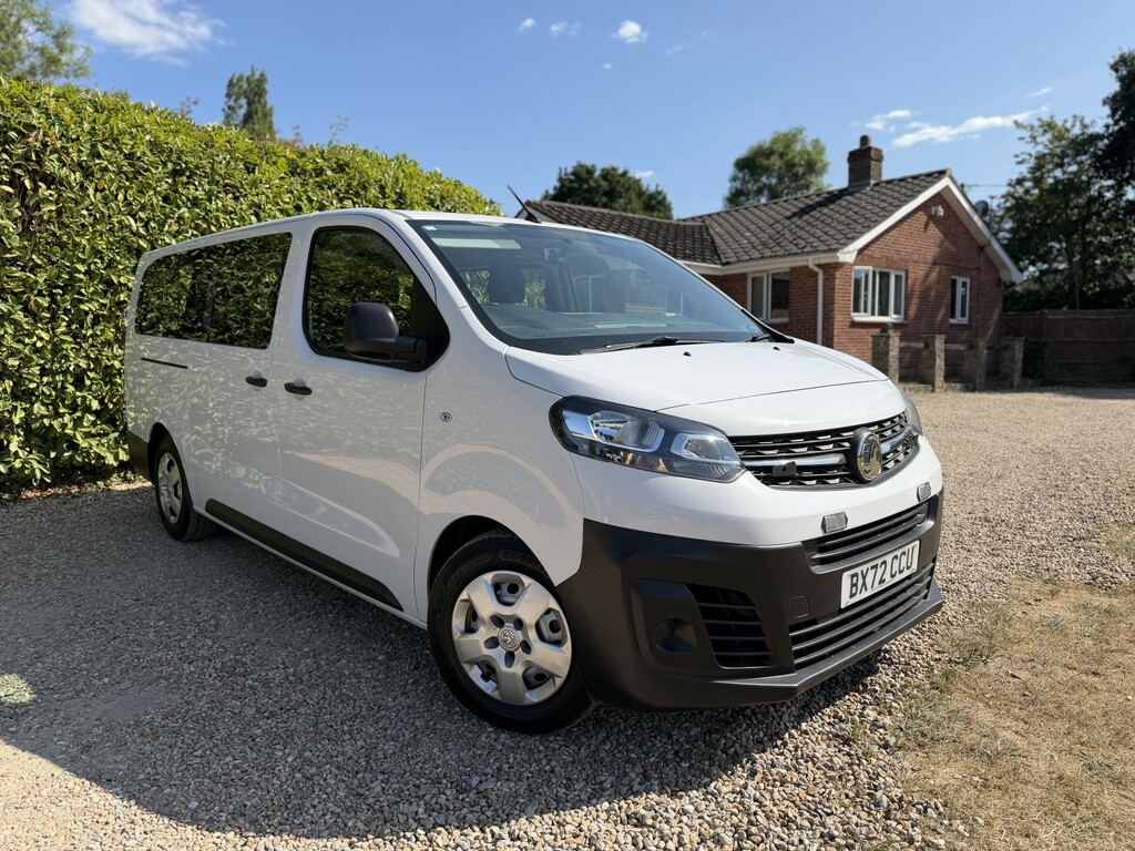 Vauxhall Vivaro 1.5 Vivaro Life Edition 1.5D 120 M6 9 Seat L White