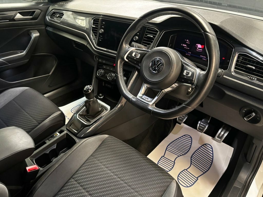 Volkswagen T-Roc 1.5L R-line White #2
