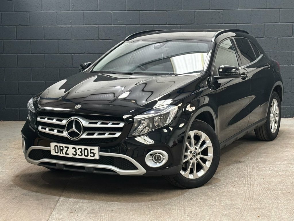 Mercedes-Benz GLA Class 1.6L Se Black #4