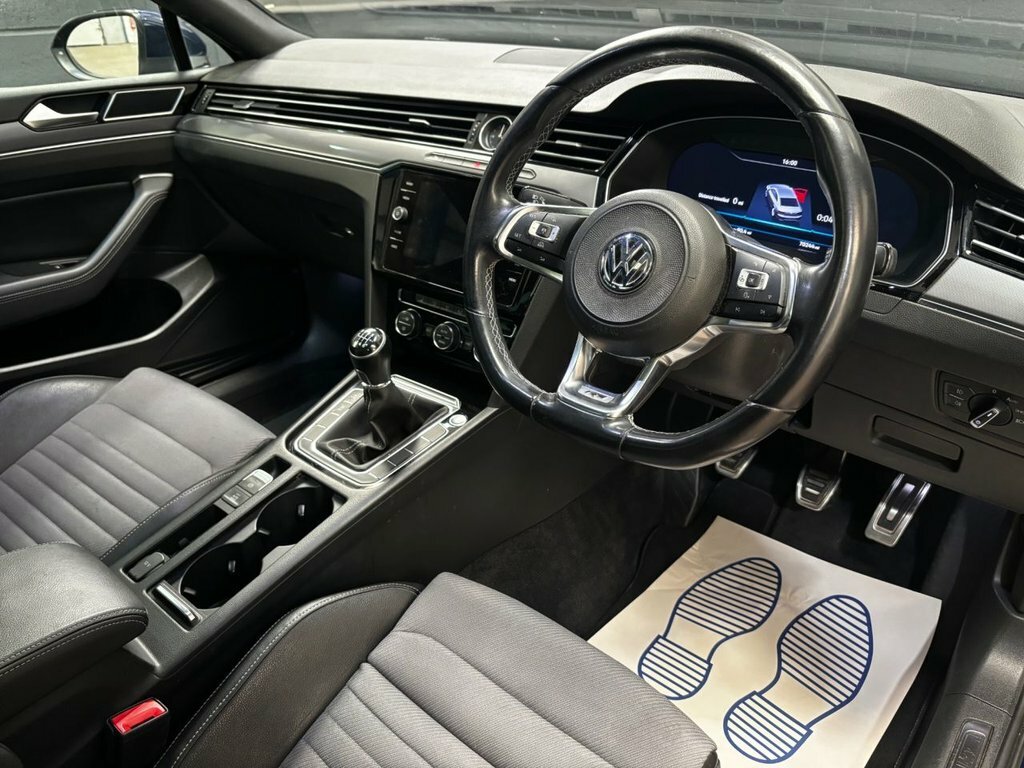 Volkswagen Passat 1.4L R-line Blue #2