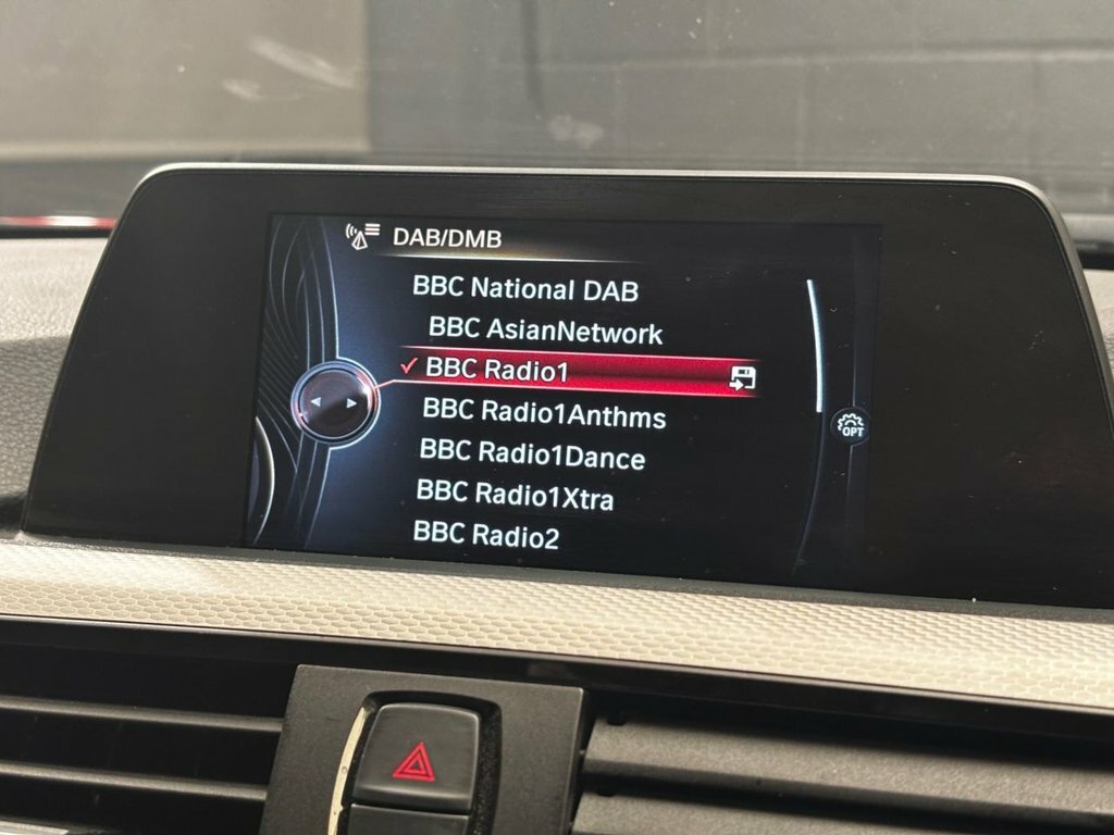 BMW 3 Series Estate Black #16