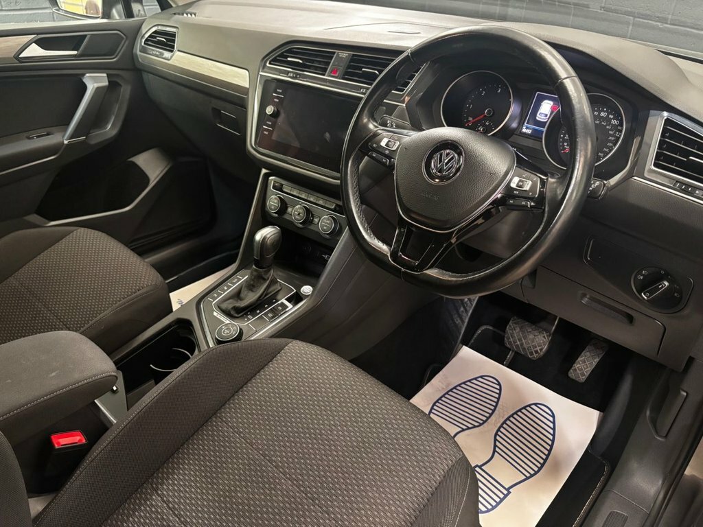 Volkswagen Tiguan Allspace 2L Match Grey #2