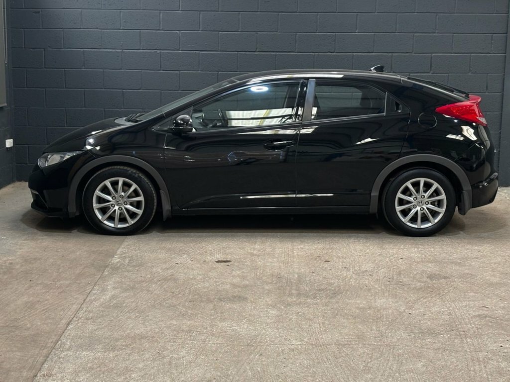 Honda Civic 1.8L Es Black #6