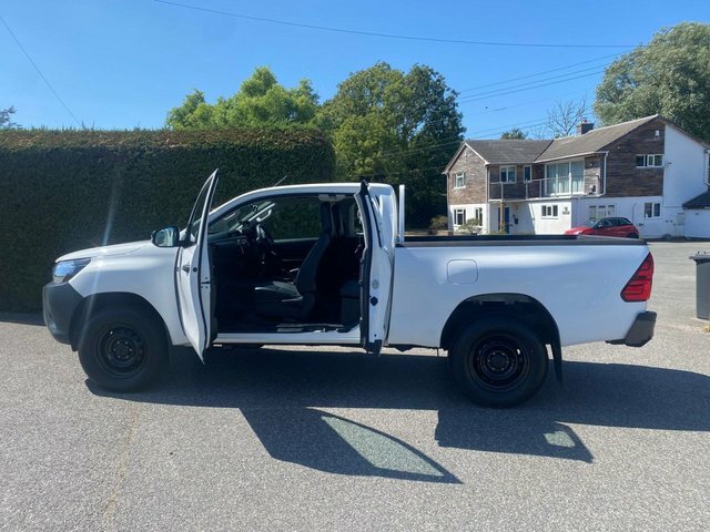 Toyota HILUX Actice 4Wd Extended Cab Pick Up 2.4D 150Ps White #4