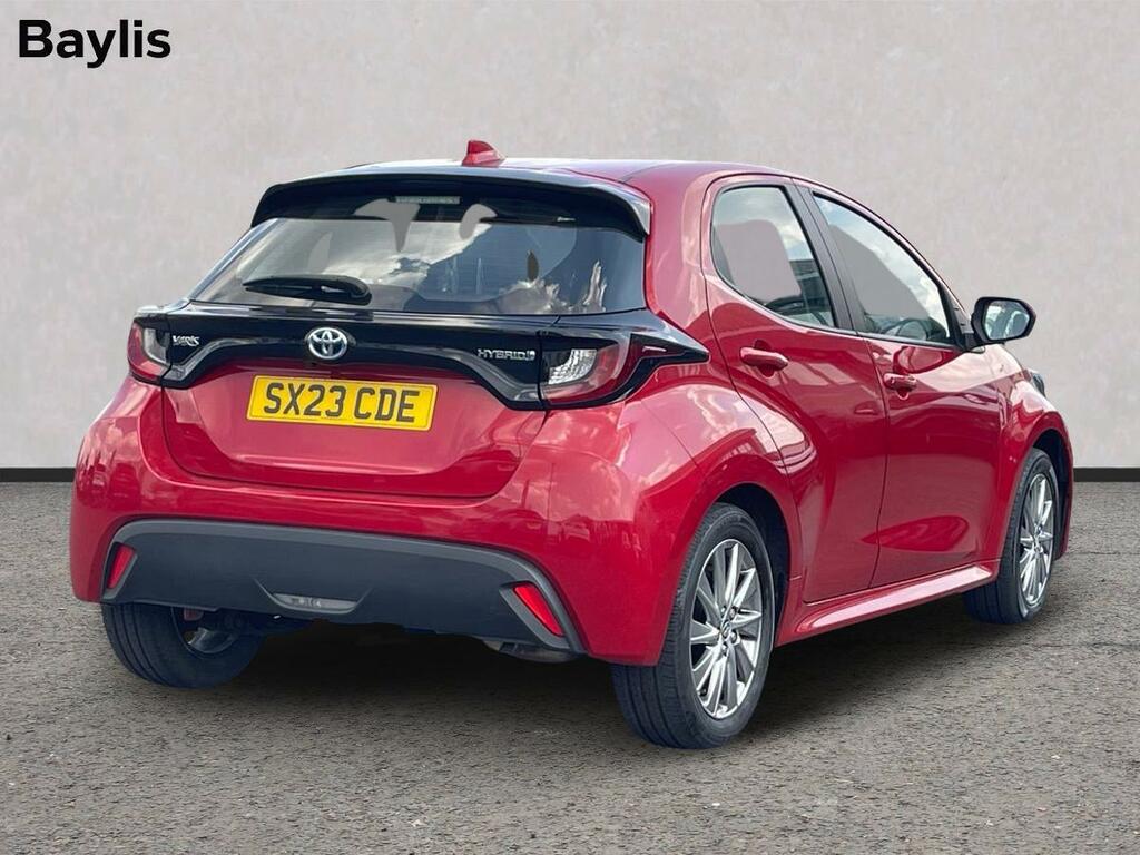 Toyota Yaris 1.5 Hybrid Icon Cvt Red #2