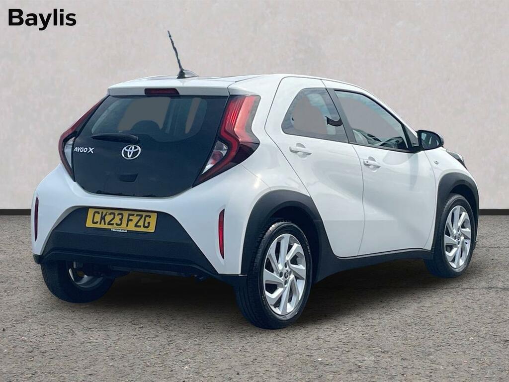 Toyota Aygo X 1.0 Vvt-i Pure CK23FZG White #2