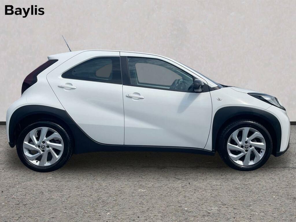 Toyota Aygo X 1.0 Vvt-i Pure CK23FZG White #4