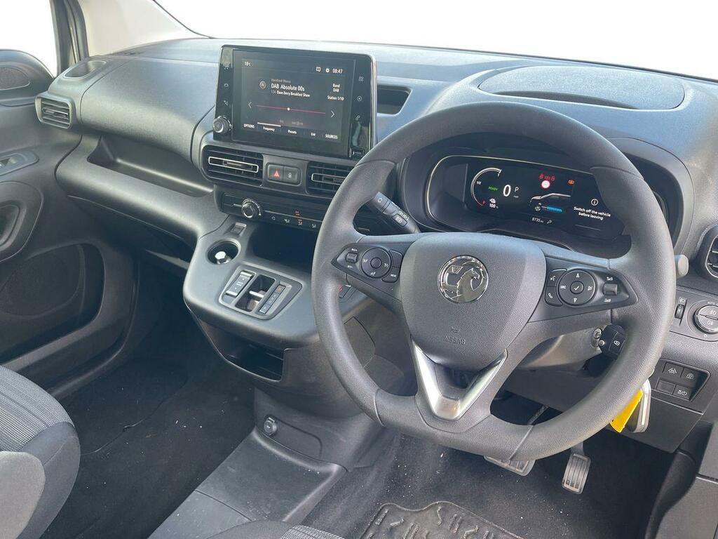 Vauxhall Combo-e Life 100Kw Design 50Kwh Grey #3