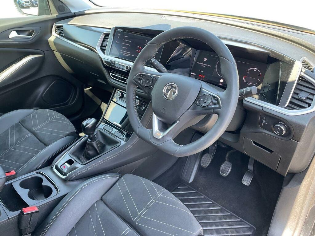 Vauxhall Grandland 1.2 Turbo Ultimate Black #3