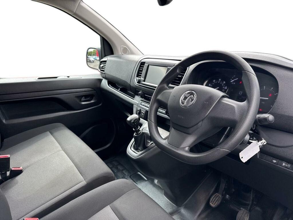 Vauxhall Vivaro L1 2700 1.5D 120Ps Prime H1 White #3