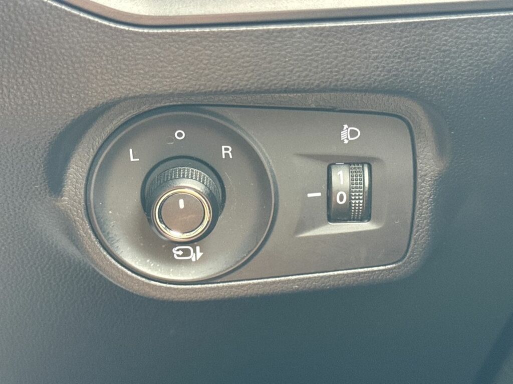MG MG4 51Kwh Se Hatchback 170 Ps U22 White #28