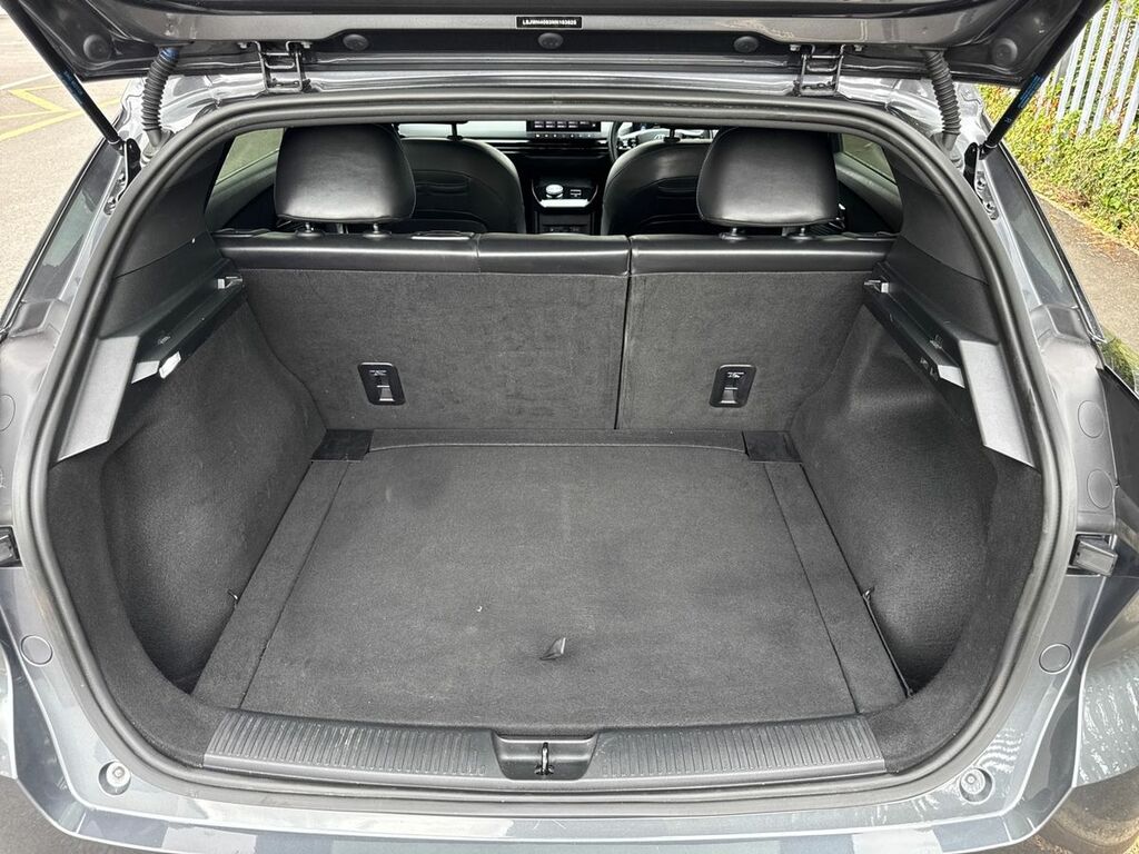 MG MG4 51Kwh Se Hatchback 170 Ps U22 White #24