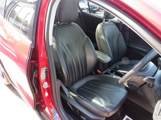 Ford Focus 1.5 Ecoblue Active X Vignale Hatchback FE20FWH Red #4