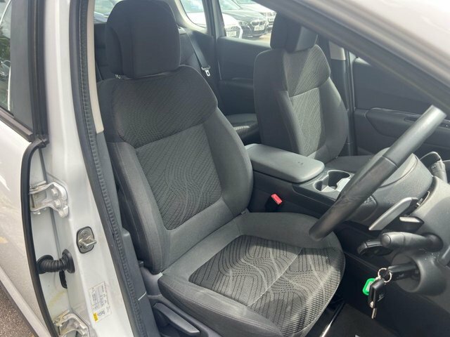Peugeot 3008 1.6 E-hdi Access Suv Egc Euro 5 S S White #5