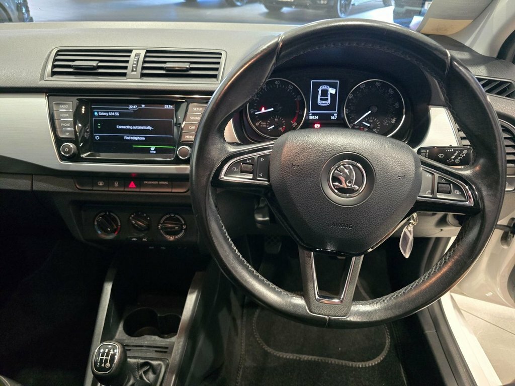 Skoda Fabia 1L Se White #4