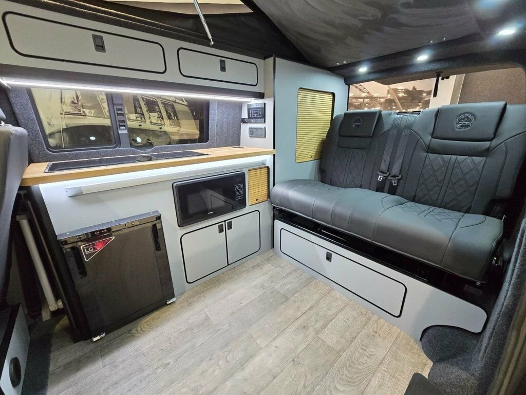 Volkswagen Transporter 2L Highline Grey #2
