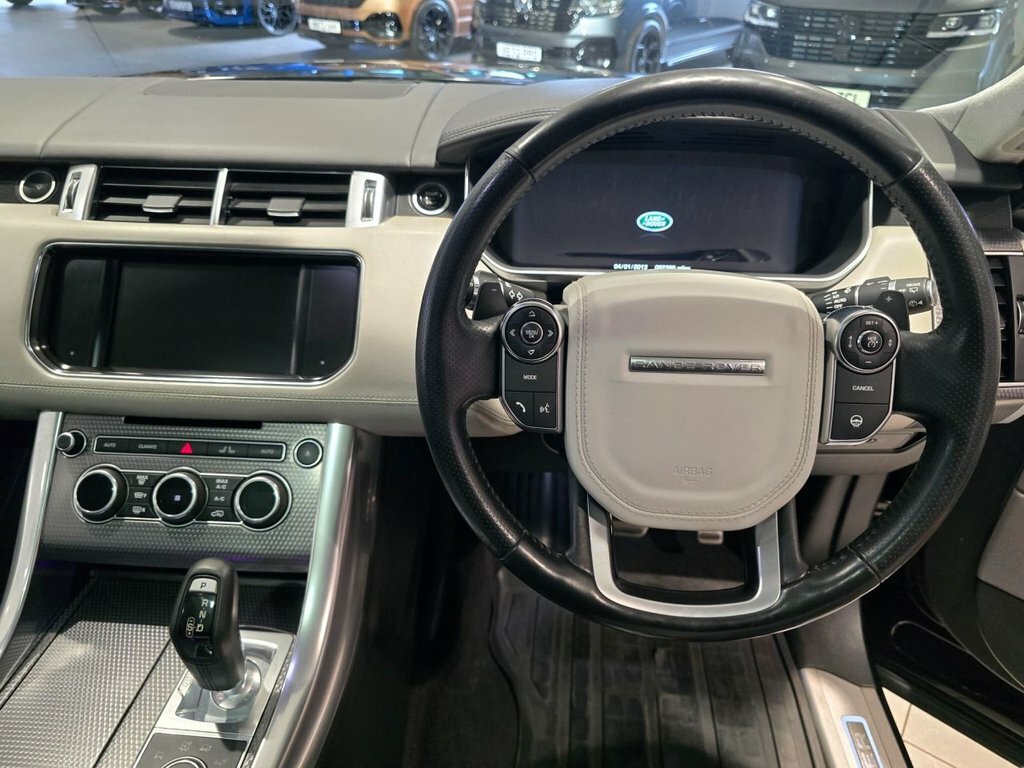Land Rover Range Rover Sport 4.4L Dynamic Black #4