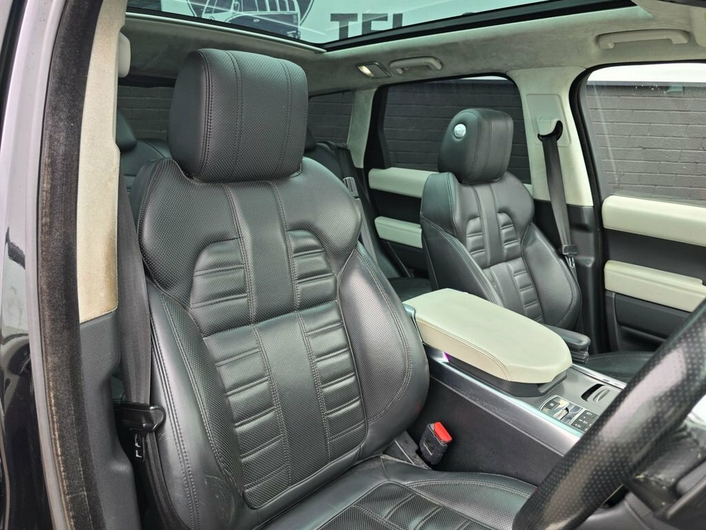 Land Rover Range Rover Sport 4.4L Dynamic Black #2