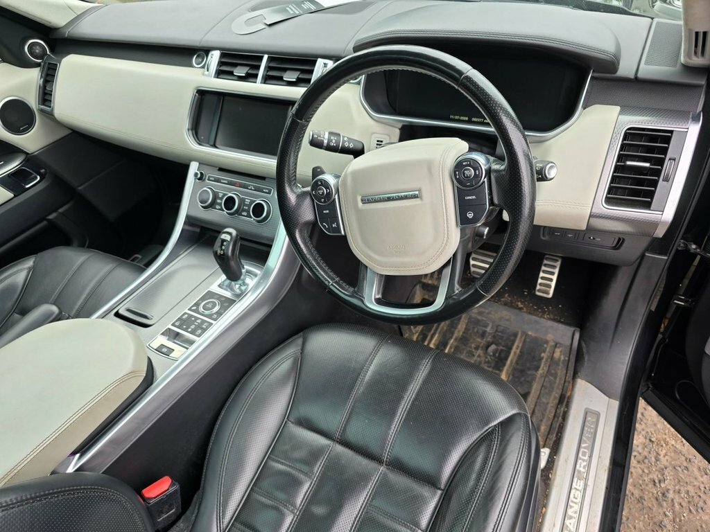 Land Rover Range Rover Sport 4.4L Dynamic Black #3
