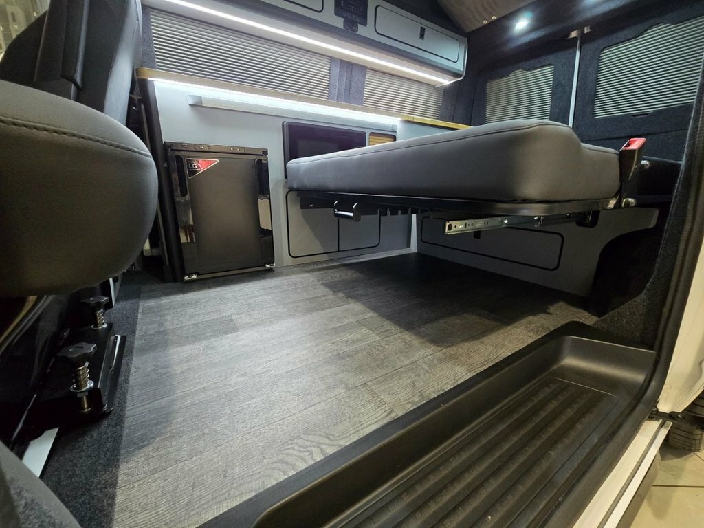 Volkswagen Transporter Mpv Grey #26
