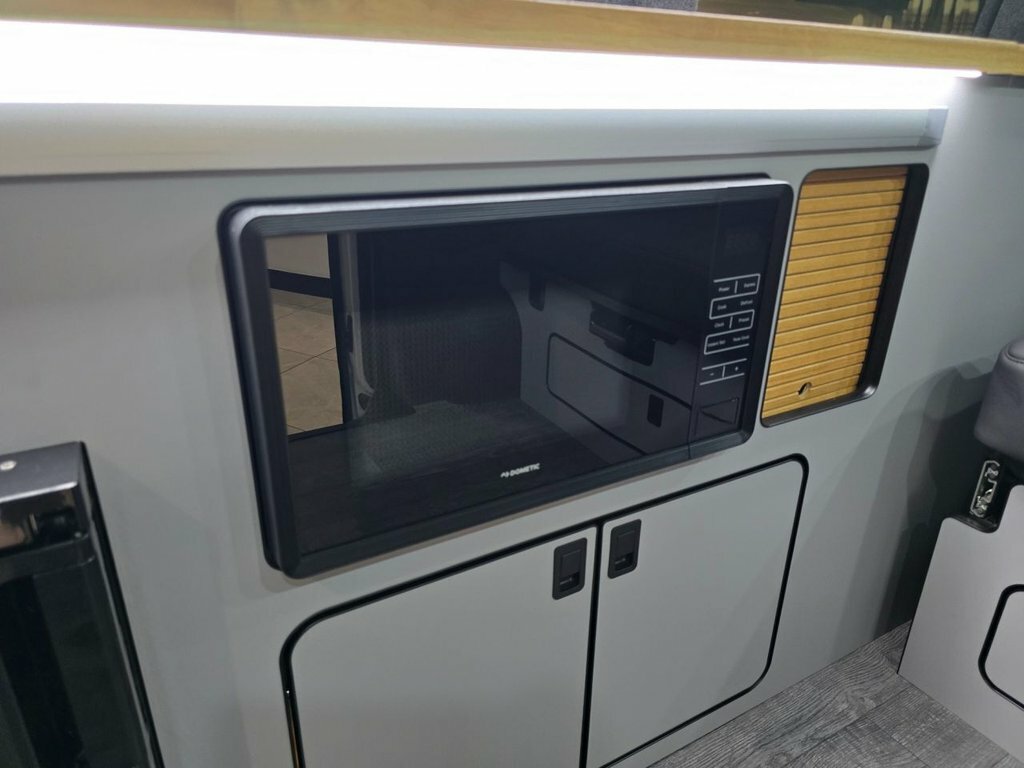 Volkswagen Transporter Mpv Grey #13
