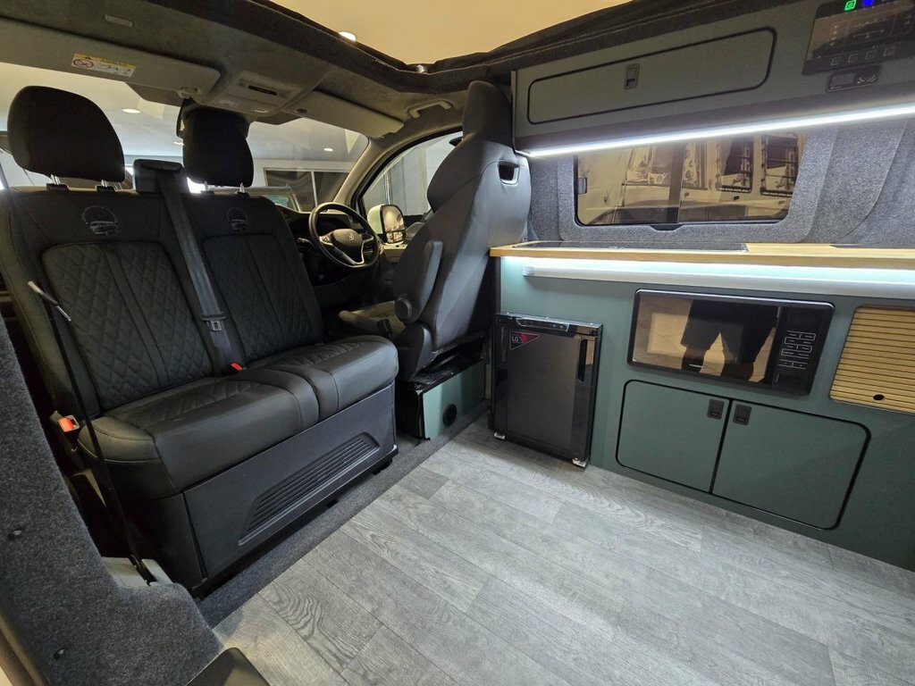 Volkswagen Transporter 2L Commerce Plus White #6