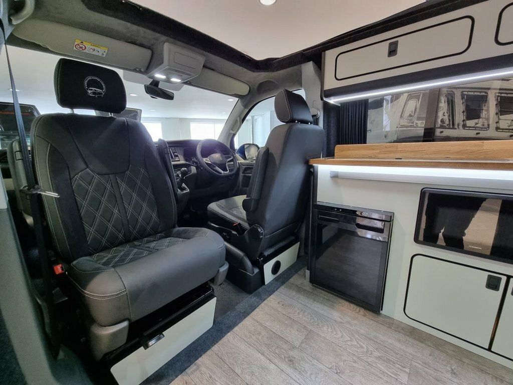 Volkswagen Transporter 2L Highline Blue #3
