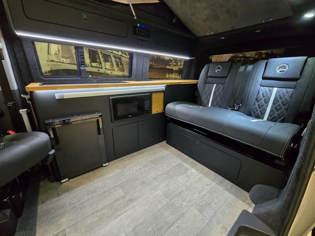 Volkswagen Transporter 2L Highline Grey #2