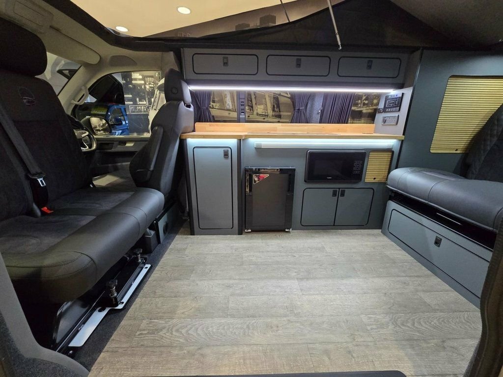 Volkswagen Campervan 2L Highline Grey #4