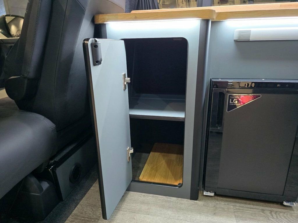 Volkswagen Campervan Stunning Two-tone Swb Campervan With Single White #20