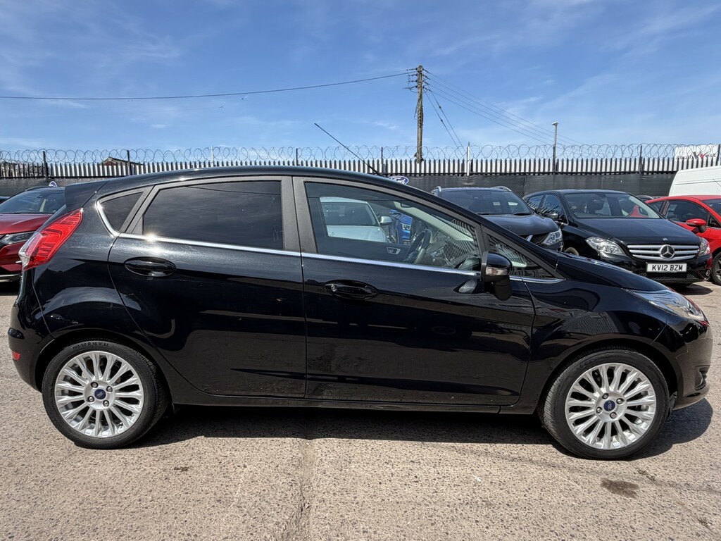 Ford Fiesta Hatchback 1.0 T Ecoboost Titanium 201363 Black #3