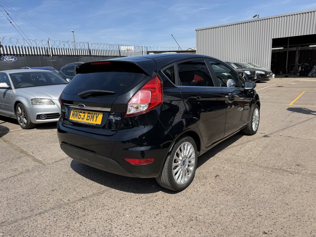 Ford Fiesta Hatchback 1.0 T Ecoboost Titanium 201363 Black #5