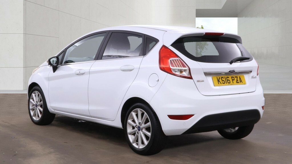 Ford Fiesta Hatchback 1.0 T Ecoboost Titanium 201616 White #3