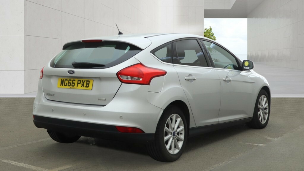 Ford Focus Hatchback 1.0 T Ecoboost Titanium 201666 Silver #4