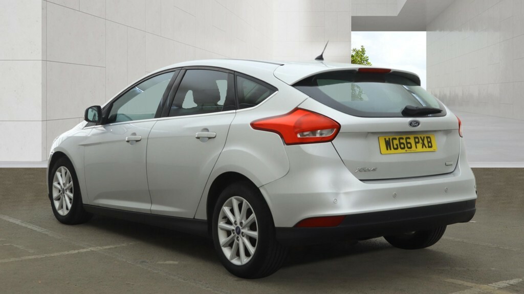 Ford Focus Hatchback 1.0 T Ecoboost Titanium 201666 Silver #3